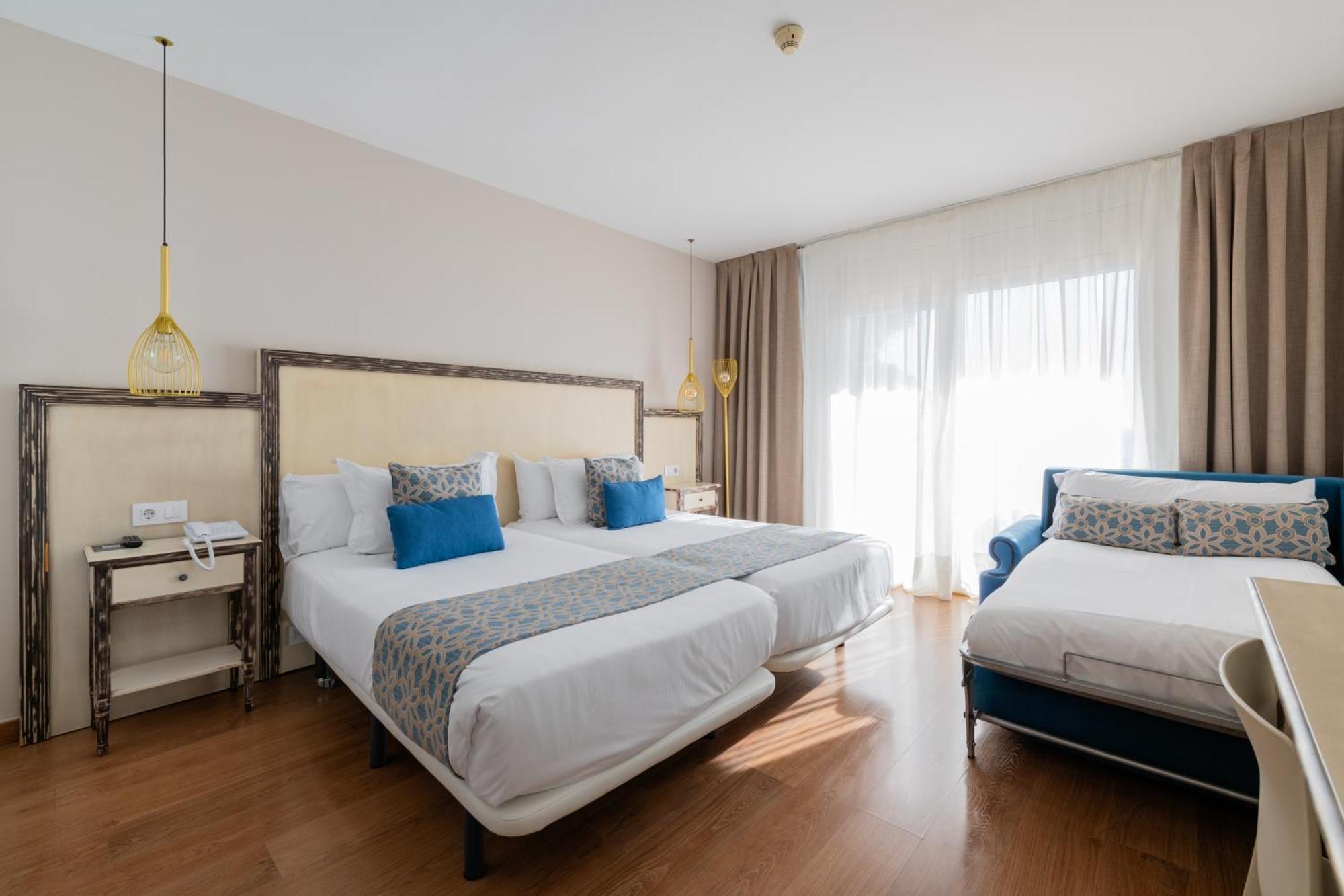 Triple Room with Sea View,1722892967:JPEG
